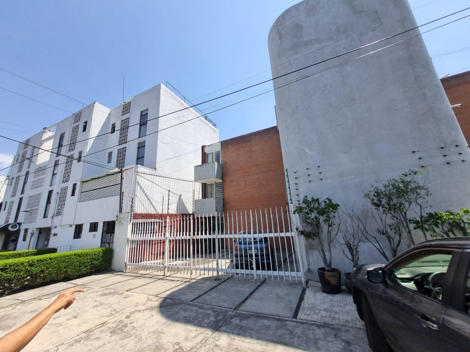 Venta Edificio de 3 departamentos en una sola propiedad