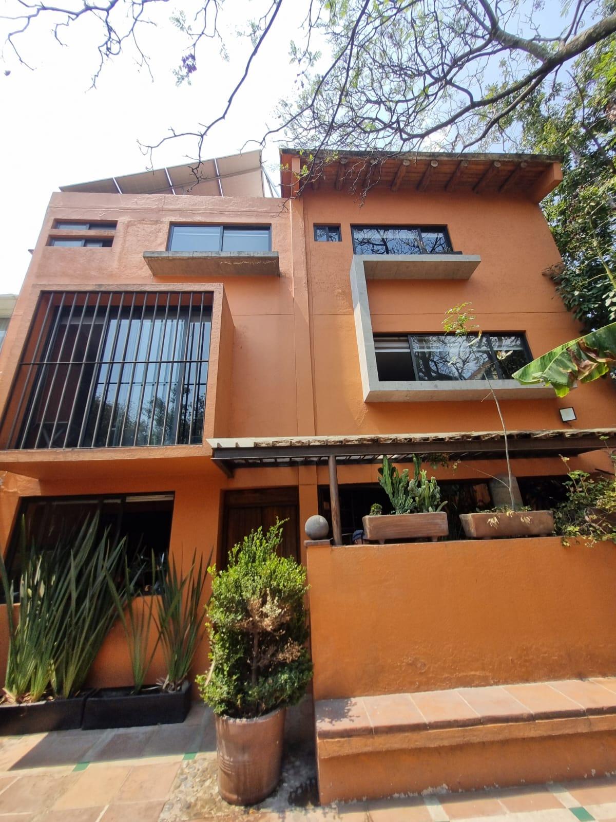 Venta casa sola parte baja de Las Águilas